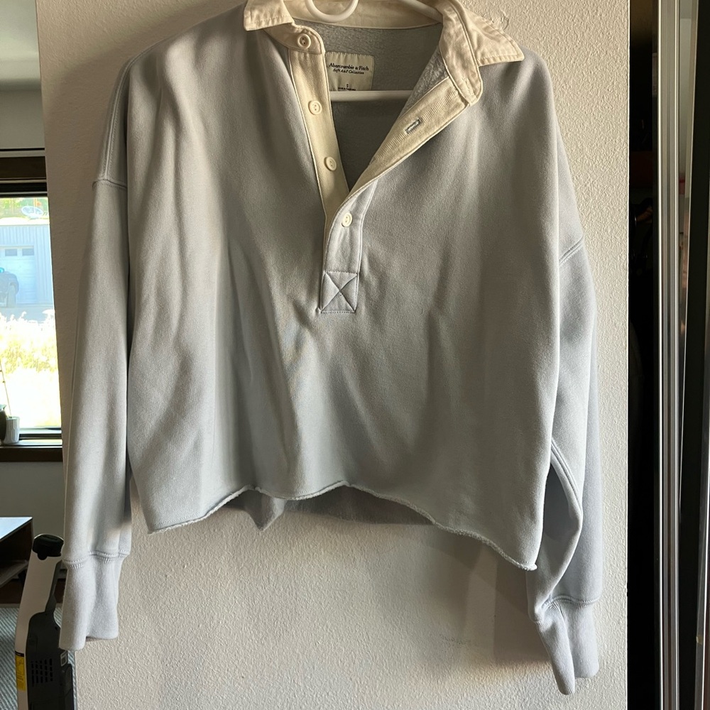 Abercrombie & Fitch Light Gray Collared Sweater